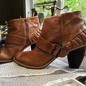 Anthropologie Miss Albright Nettie Leather Ankle Buckle Booties 10B